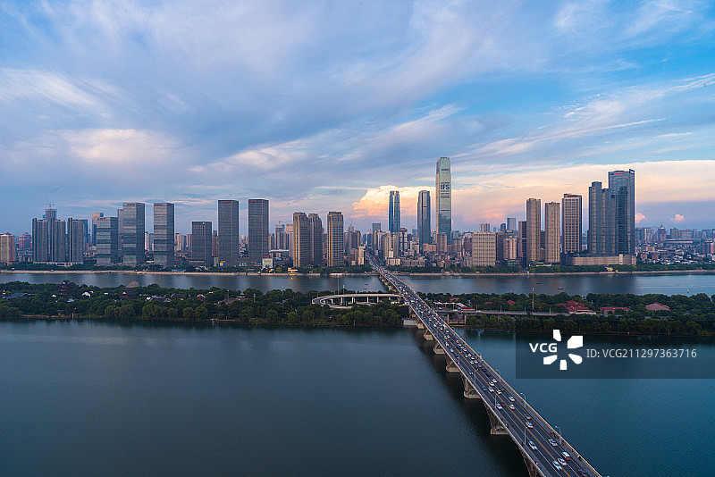 湖南省长沙市湘江一桥湘江城市风光全景天际线图片素材