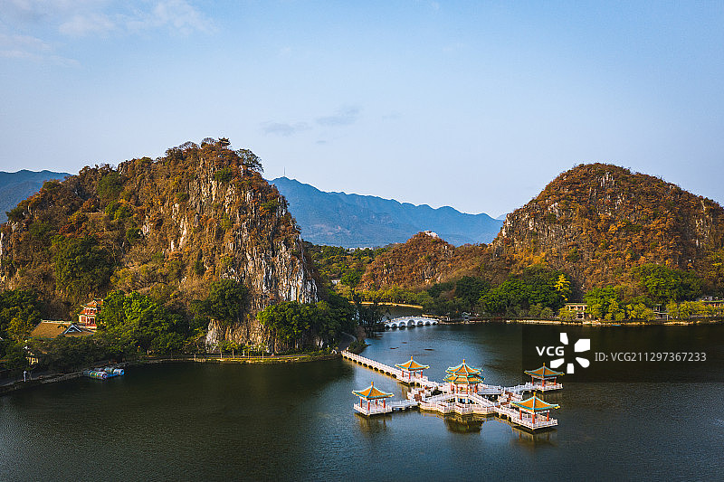 航拍肇庆市端州区七星岩天柱岩五龙亭星湖北岭山风景区图片素材