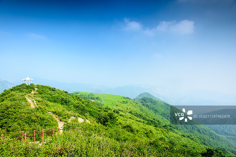河北黄龙山庄云中草原图片素材