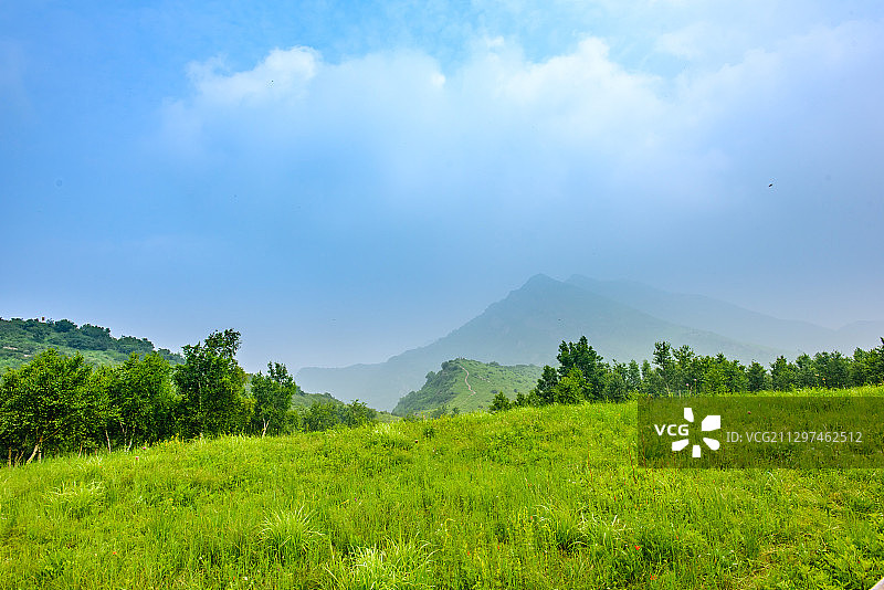 河北黄龙山庄云中草原图片素材