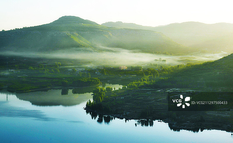 山东枣庄山亭区山村晨曦图片素材