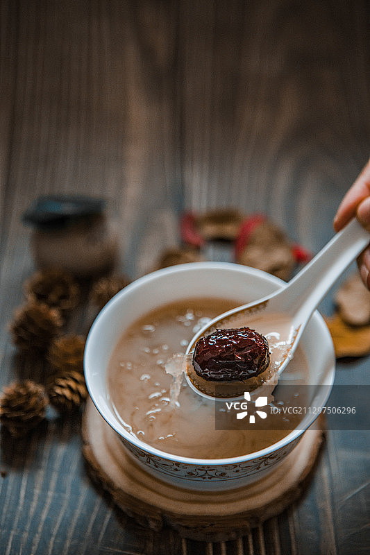 传统中医膳食燕窝红枣粥图片素材