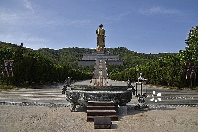 世界第一大佛——河南平顶山市鲁山县中原大佛图片素材