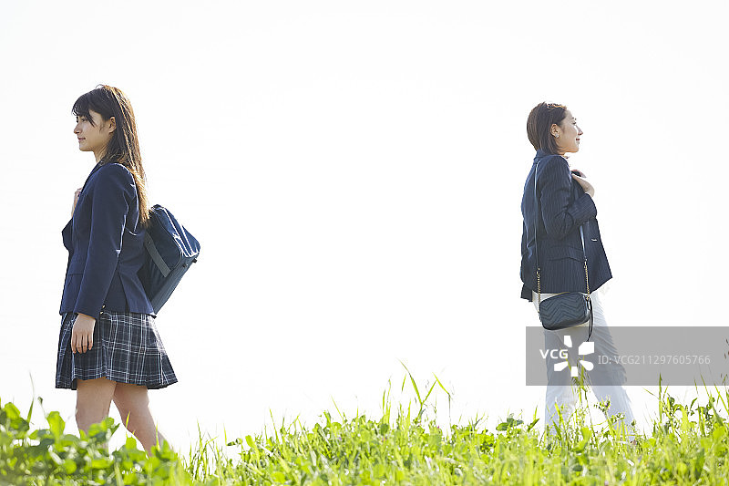 女人和女学生图片素材