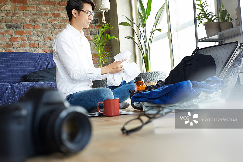 男人准备旅行图片素材