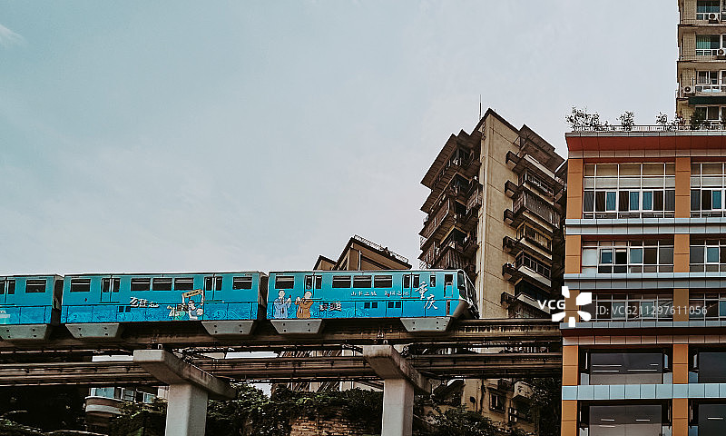 重庆李子坝轻轨站图片素材