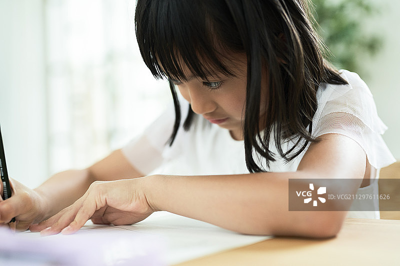 女孩学习图片素材