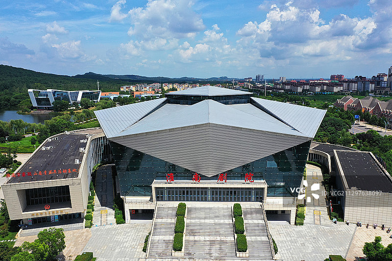 俯瞰淮南剧院+安徽省淮南市田家庵区淮南剧院图片素材