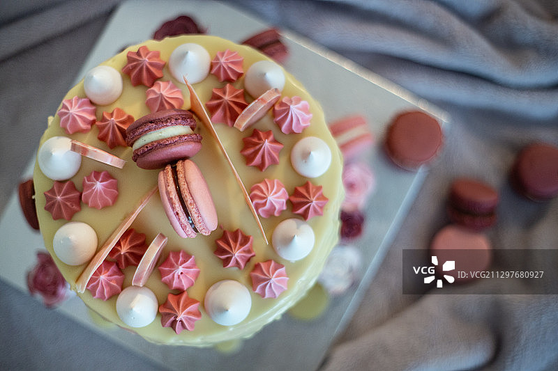 科尔马卢森堡餐盘甜点高角度视图图片素材