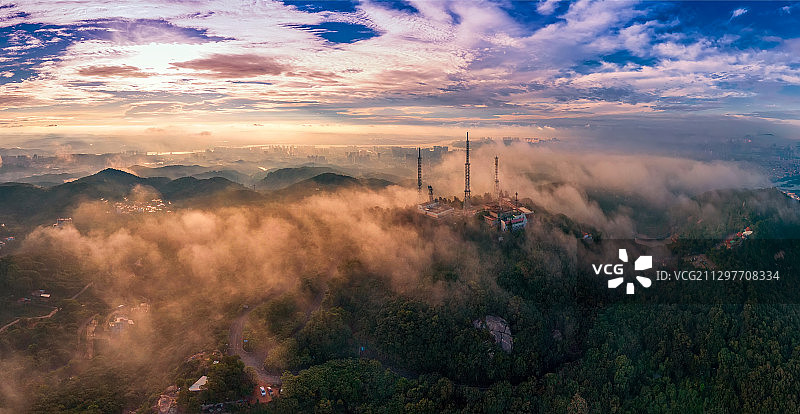 晨曦-航拍泉州清源山图片素材