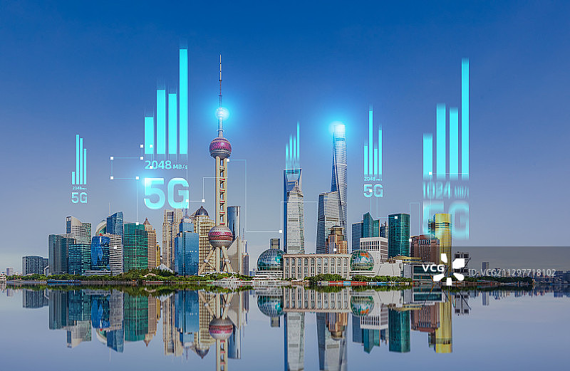 白昼全景上海陆家嘴城市天际线建筑5G互联网无线科技数据云计算图片素材