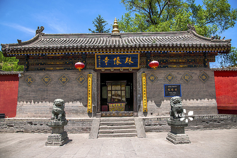 山西忻州市五台山殊像寺寺院殊像寺殿图片素材