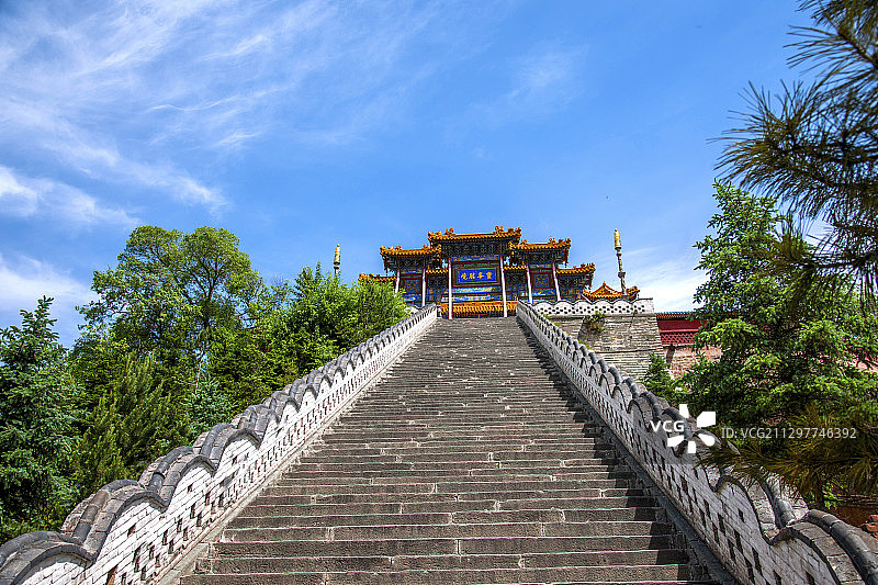 山西忻州市五台山菩萨顶入寺长梯图片素材