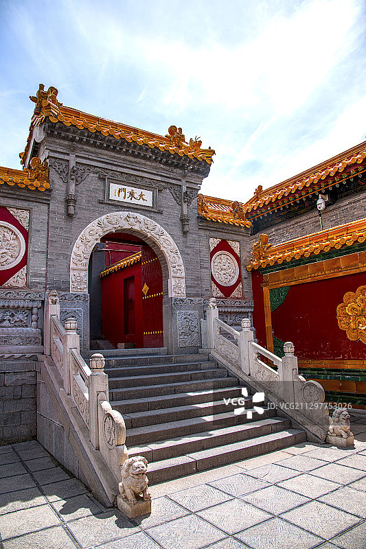 山西忻州市五台山菩萨顶寺院大乘门图片素材