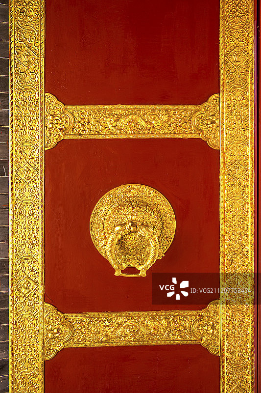 山西忻州市五台山菩萨顶寺院金门图片素材