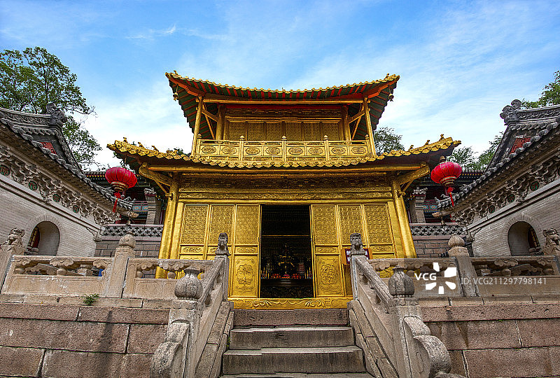 山西忻州市五台山显通寺铜殿图片素材