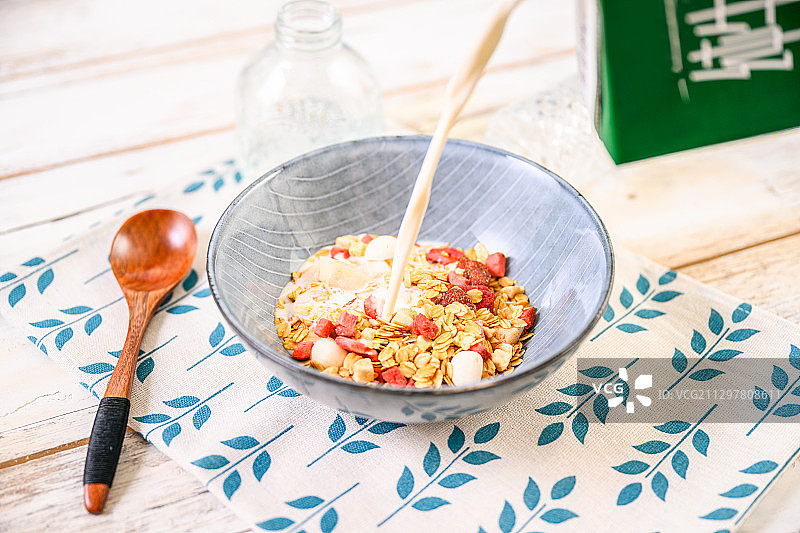 健康早餐牛奶麦片图片素材