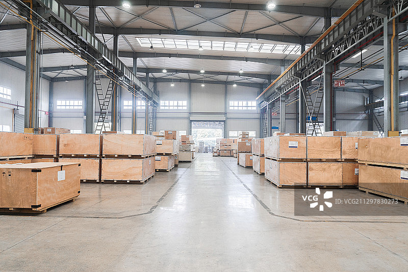 现代工厂车间仓库发货中心图片素材