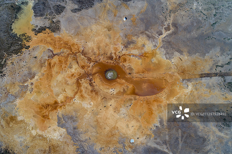 青海茫崖艾肯泉图片素材