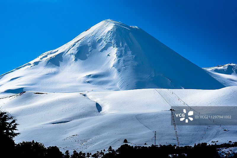 智利维尔坎雪山美景图片素材