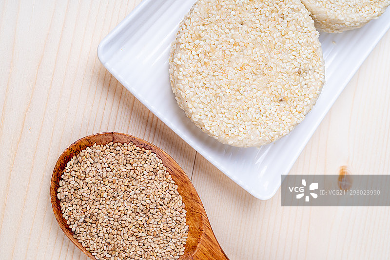 湖南衡阳特产酥薄月饼，芝麻饼图片素材