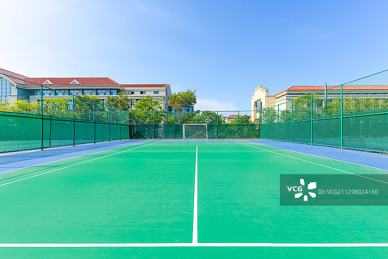 大学里的网球场图片素材