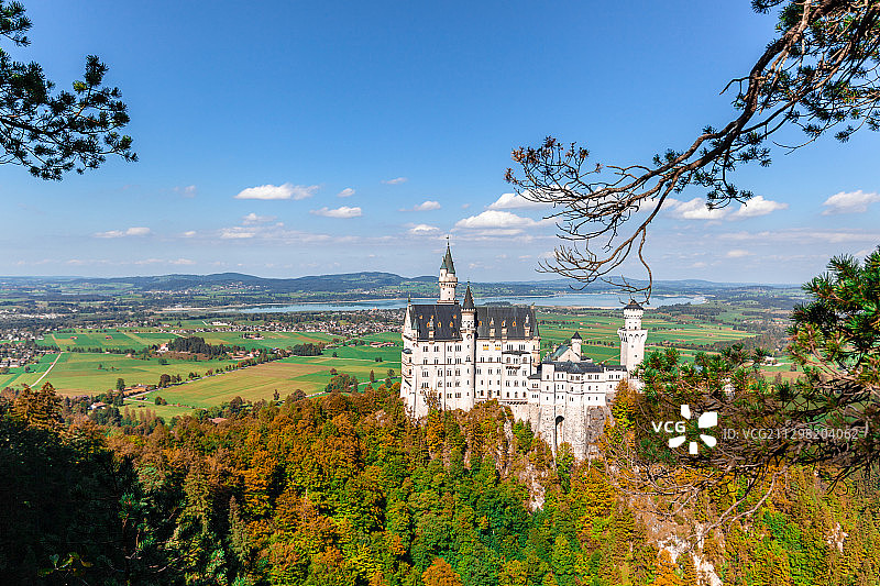 秋季的新天鹅堡图片素材