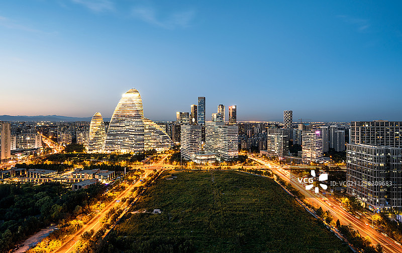 傍晚的望京SOHO图片素材