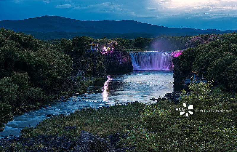 镜泊湖的魅力风光，今年的水面小，但魅力依存。拍摄时落日以下。图片素材