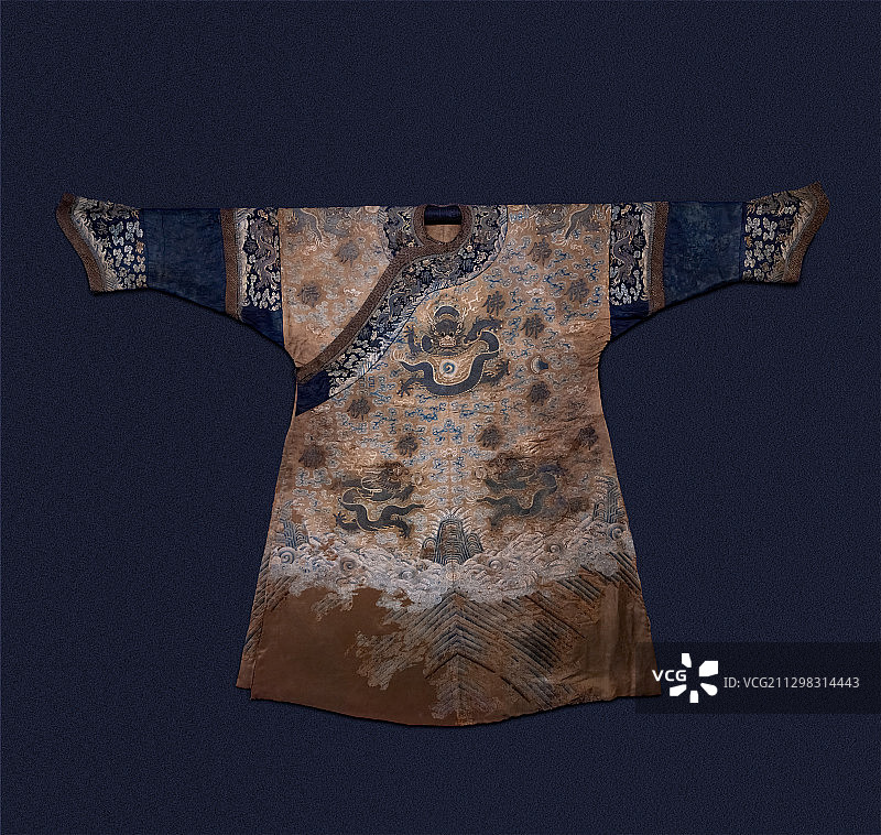 慈禧太后下葬时所穿的龙袍，清代清朝国宝文物，清东陵博物馆藏图片素材