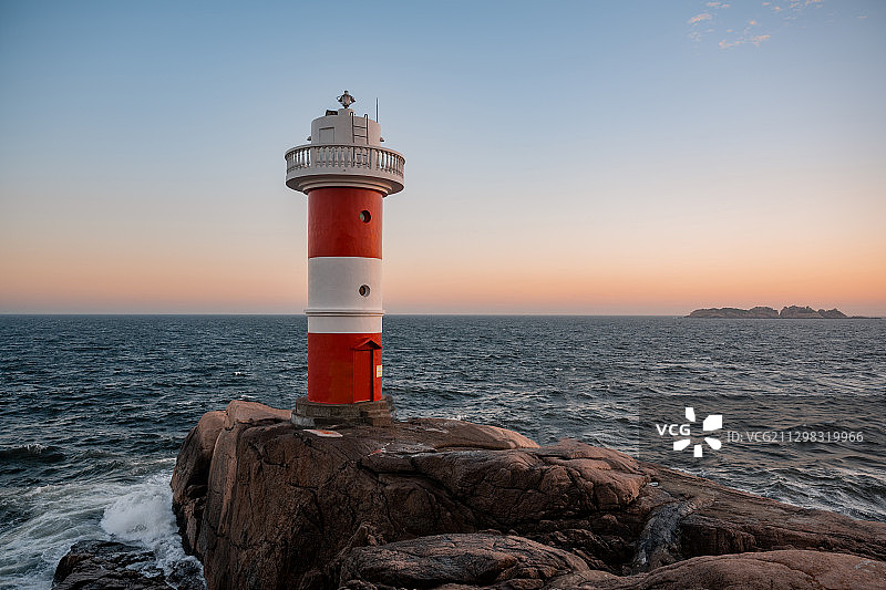 舟山东极岛东海第一哨灯塔图片素材