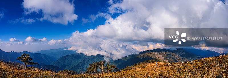 云海之间图片素材
