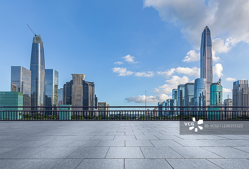白昼深圳市区城市天际线金融中心建筑阳台地板广场地面背景素材图图片素材