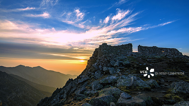 太白山最高峰拔仙台日岀图片素材