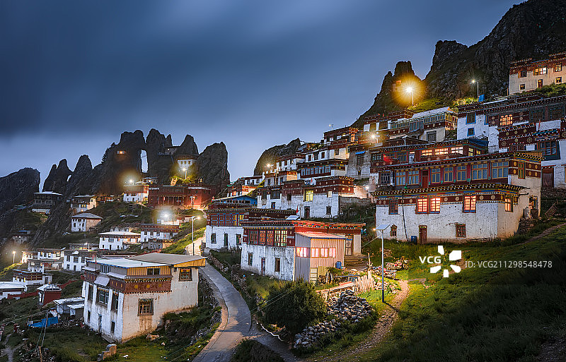 高原“雪屋”图片素材