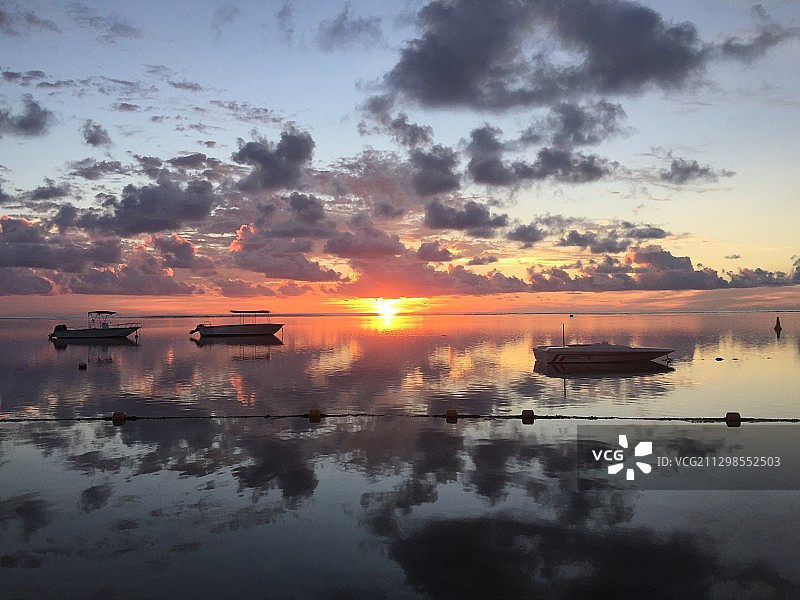 毛里求斯海滩落日图片素材