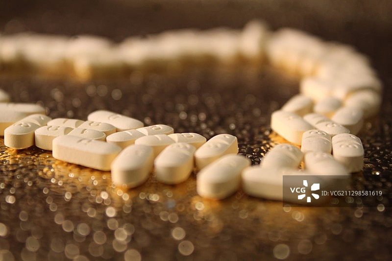 桌上的药丸特写，美国猎户座湖图片素材