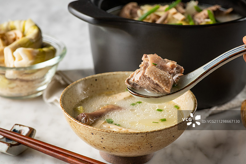 笋干老鸭汤图片素材