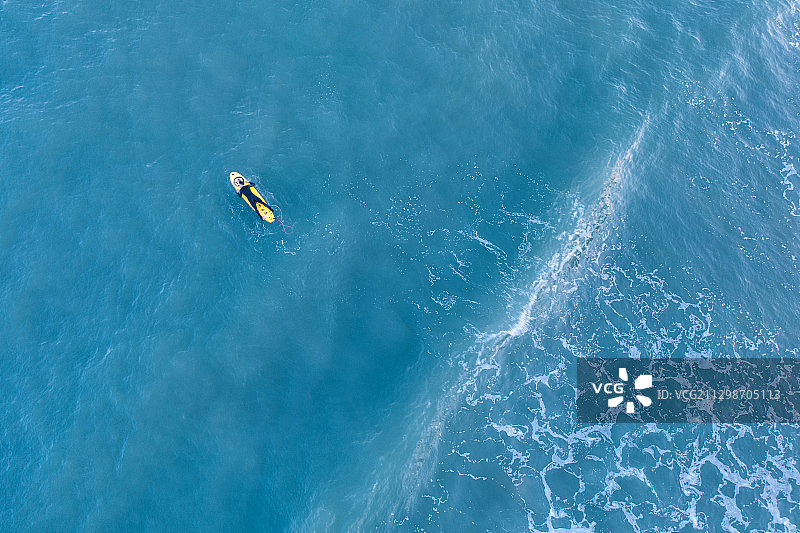 海边冲浪者图片素材