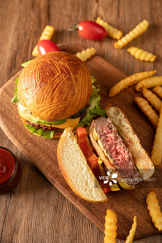 美式厚切汉堡图片素材