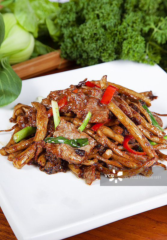 野山菌牛柳图片素材