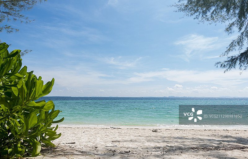 泰国甲米海天一色美景图片素材