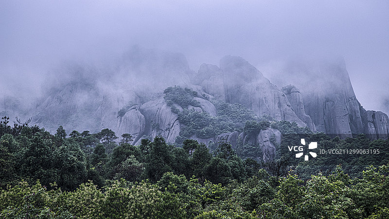 细雨蒙蒙太姥山图片素材