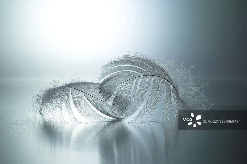 桌上的丝带特写图片素材