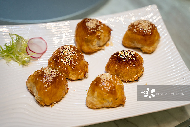 顺德早茶美食叉烧酥图片素材