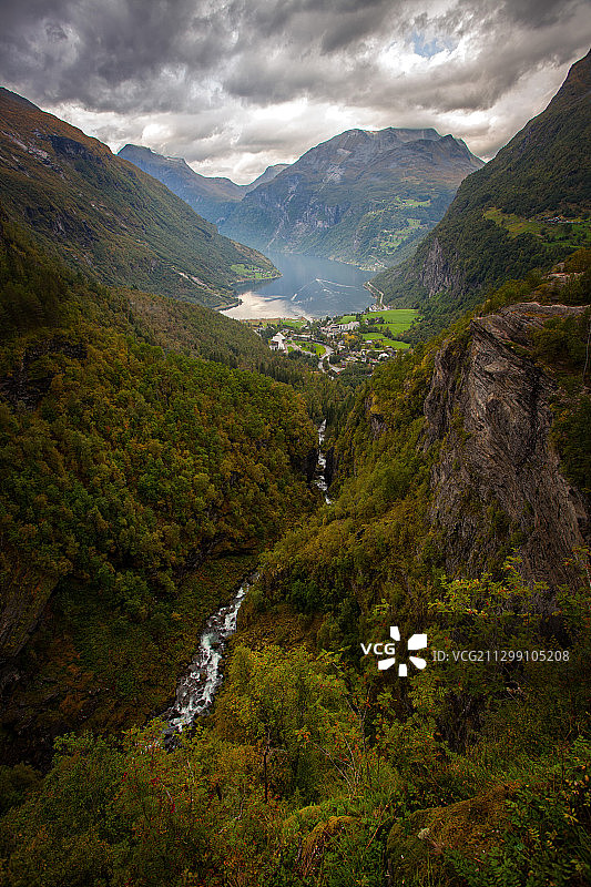 挪威Valldal的山景图片素材