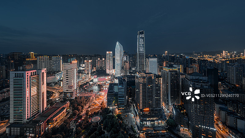 重庆江北区观音桥商业步行街夜景图片素材