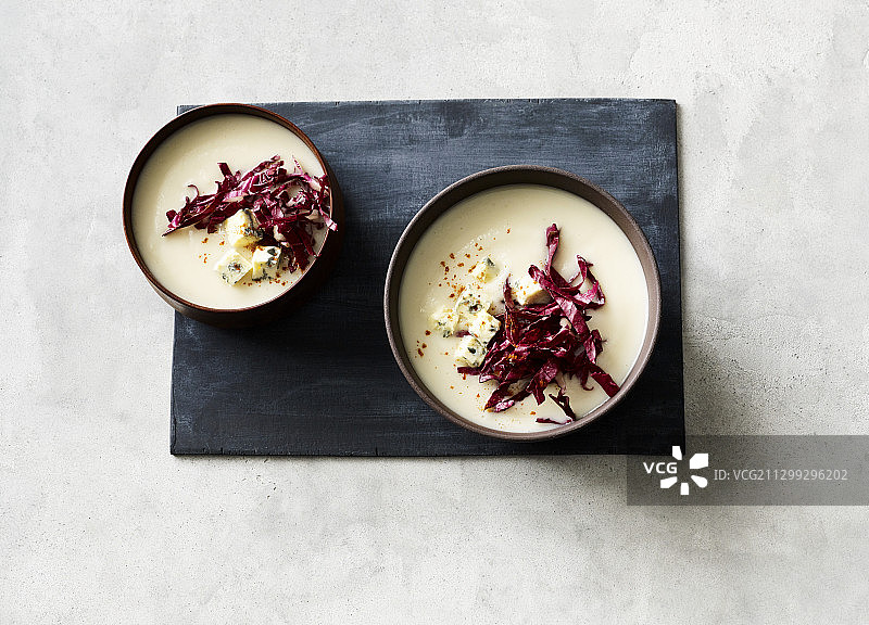 梨和古冈左拉奶酪欧防风草汤图片素材