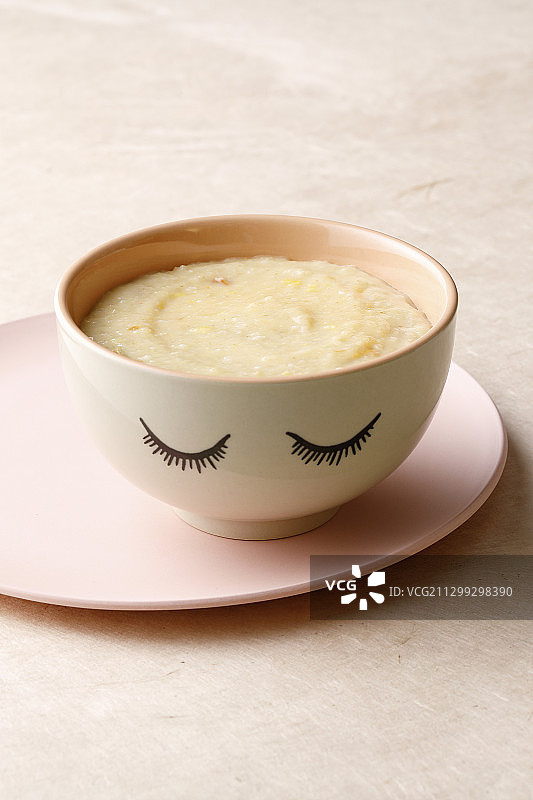 苹果谷物粥（7个月以上）图片素材