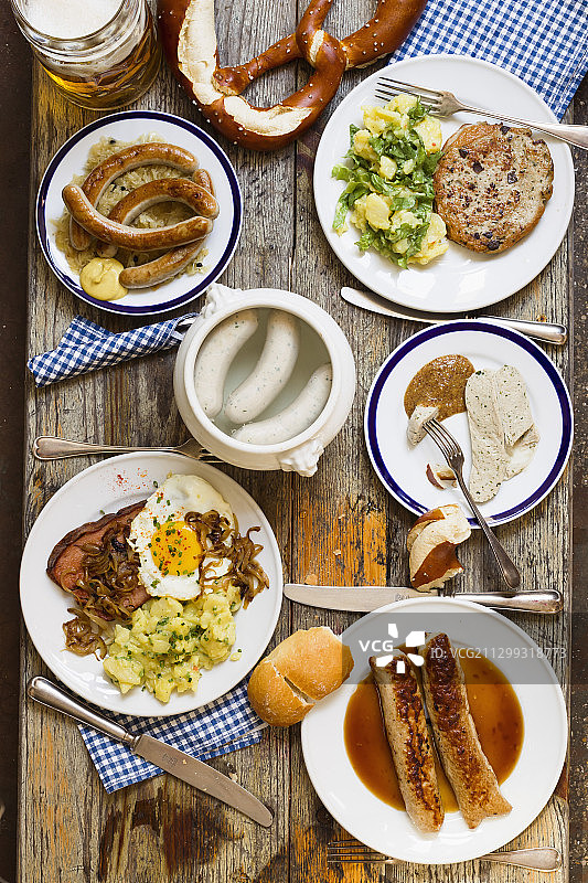 巴伐利亚香肠肉类拼盘图片素材